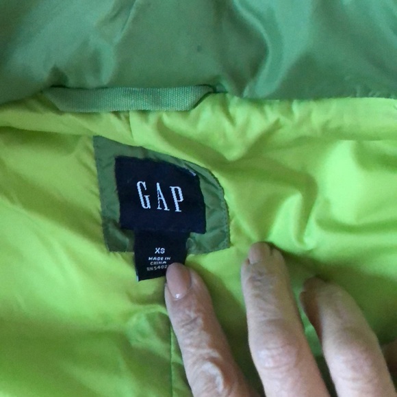 Gap Green Puffer Vest - Picture 2 of 8